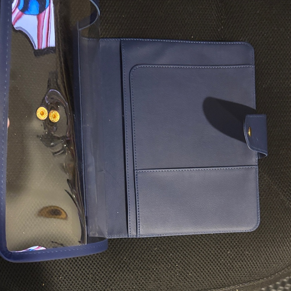 Erin Condren clear folio for 7x9 planner - Picture 2 of 5